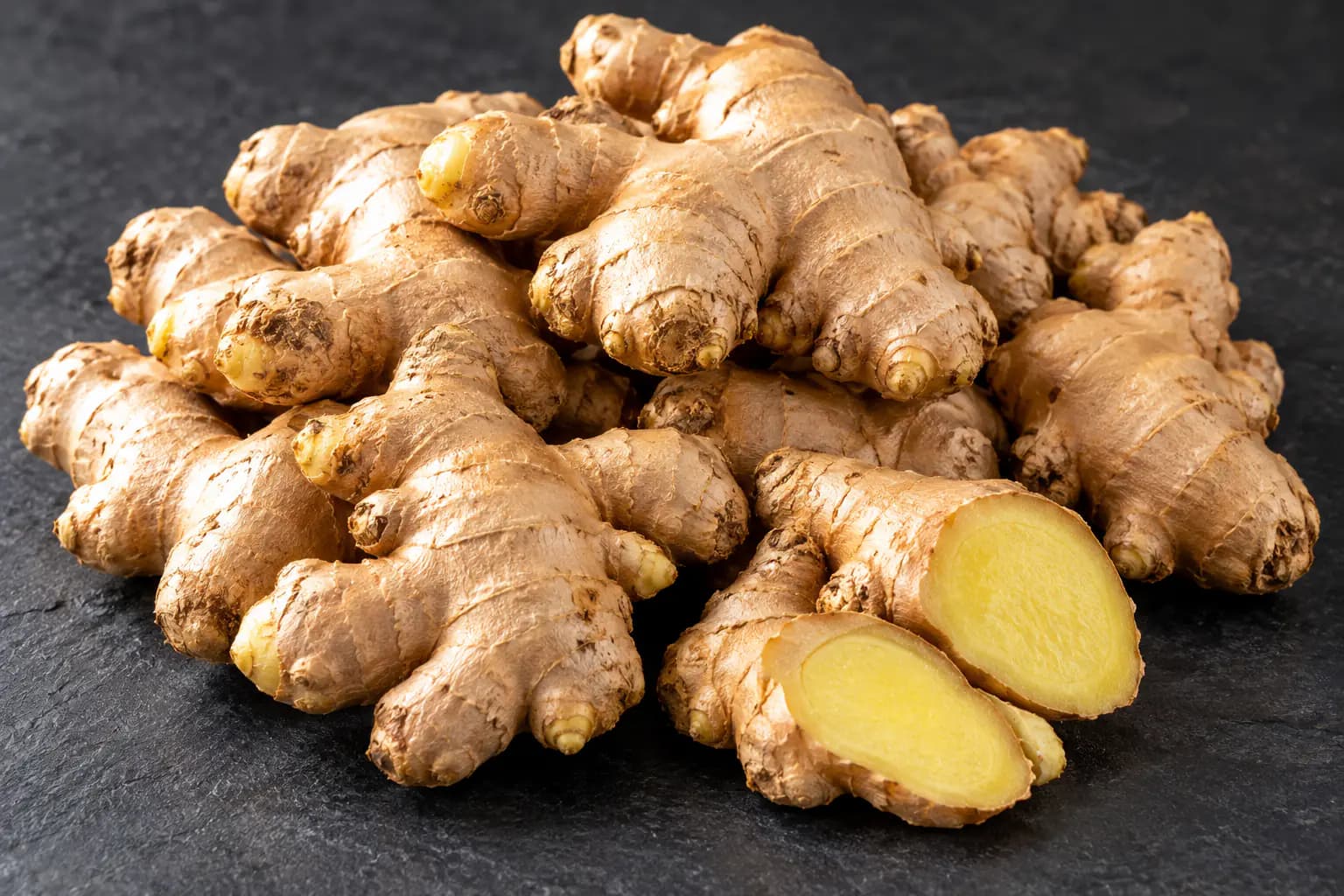 Fresh Ginger (Zingiber officinale) sourced from Idukki, Kerala — photo 1 of 4