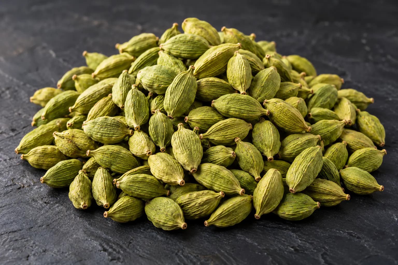 Green Cardamom (Elettaria cardamomum) sourced from Idukki, Kerala — photo 1 of 4